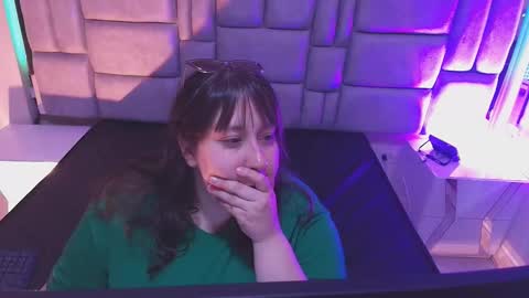 Emily  online show from December 22, 11:29 am