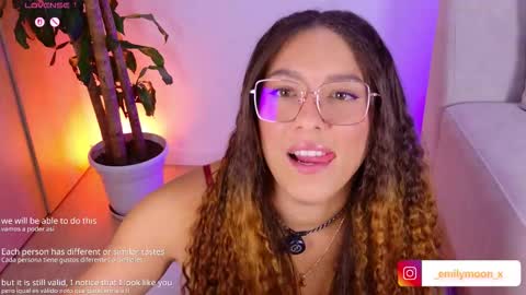 Snapshot of _emilymoon_x chatting on March 14, 2:17 am Emi online show from March 14, 2:17 am