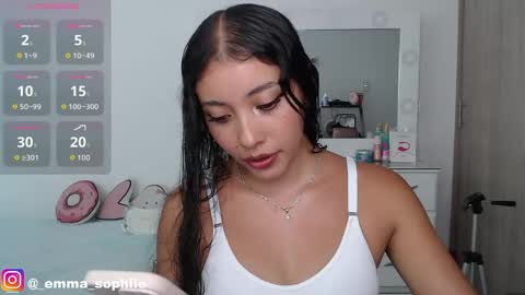 Snapshot of _emma_sophie chatting on May 25, 8:04 pm Emma Sophie online show from May 25, 8:04 pm