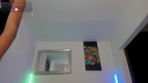 Snapshot of _emmaruiz chatting on May 23, 11:53 pm Emma online show from May 23, 11:53 pm
