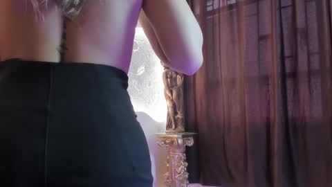 Snapshot of _emmawalka chatting on October 15, 3:01 pm _emmawalka online show from October 15, 3:01 pm