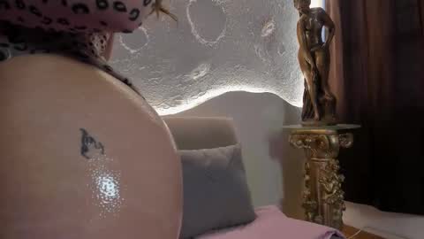 Snapshot of _emmawalka chatting on October 31, 5:25 pm _emmawalka online show from October 31, 5:25 pm