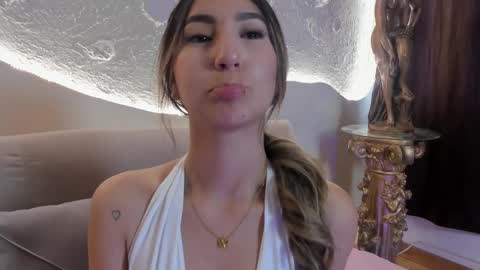 Snapshot of _emmawalka chatting on November 1, 5:04 pm _emmawalka online show from November 1, 5:04 pm