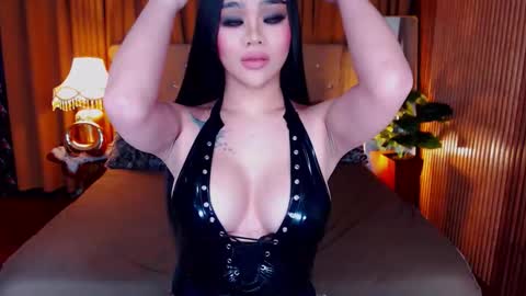 _empressvalerie_ online show from January 8, 1:41 am