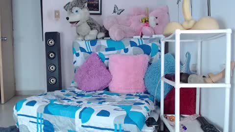 Emily Valencia online show from March 4, 5:53 am