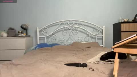 Snapshot of _enni__ chatting on September 14, 9:52 am Sam online show from September 14, 9:52 am