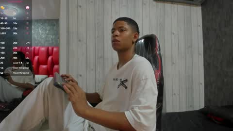 _erick_j online show from April 21, 8:12 pm