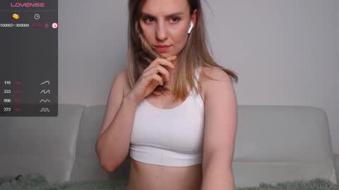 Snapshot of _esmeraldiyaa_ chatting on January 23, 12:04 am _esmeraldiyaa_ online show from January 23, 12:04 am