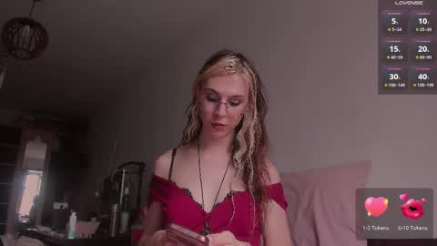 Snapshot of _eva_pleasure_ chatting on April 9, 8:20 am Eva online show from April 9, 8:20 am