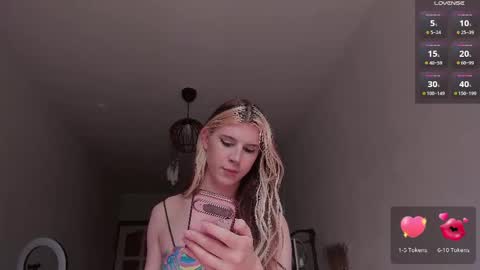 Snapshot of _eva_pleasure_ chatting on April 23, 8:02 am Eva online show from April 23, 8:02 am