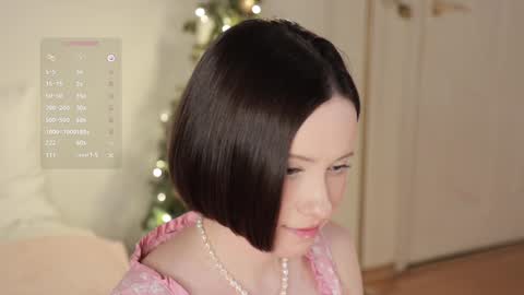 Essie  online show from January 3, 10:29 pm