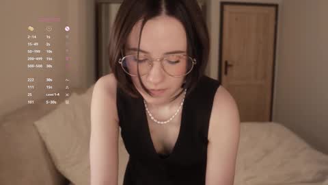 Essie  online show from March 6, 7:21 pm