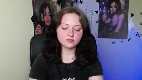 Snapshot of _foxy_lady chatting on May 27, 6:16 pm Alice online show from May 27, 6:16 pm