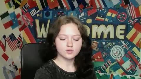 Snapshot of _foxy_lady chatting on May 30, 6:10 am Alice online show from May 30, 6:10 am