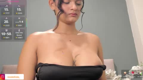 Snapshot of _frida_1 chatting on November 10, 1:32 pm Frida online show from November 10, 1:32 pm