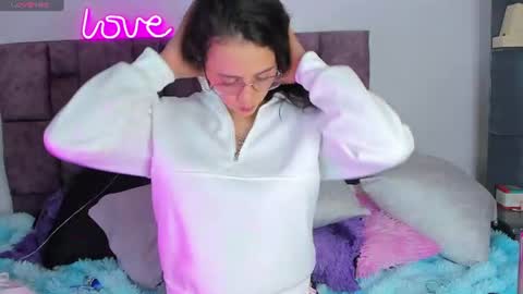 Snapshot of _gabbyx_ chatting on June 20, 6:54 pm Gabby online show from June 20, 6:54 pm