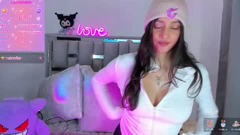 Snapshot of _gabbyx_ chatting on July 9, 4:55 pm Gabby online show from July 9, 4:55 pm