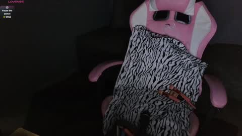 we are hot friends online show from December 6, 9:54 am