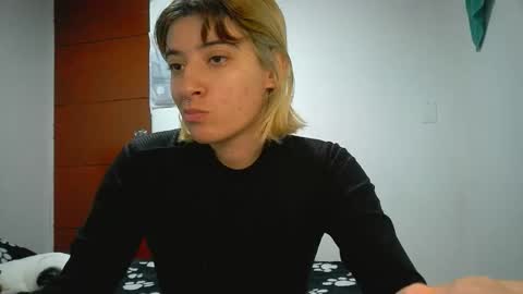 Snapshot of _genesid_dixton chatting on May 5, 6:49 pm Mia-foster online show from May 5, 6:49 pm