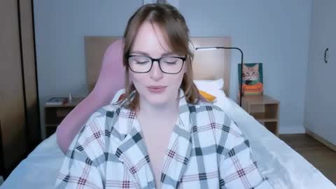 Snapshot of _gingermean_ chatting on May 5, 4:42 am GingerMean online show from May 5, 4:42 am