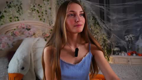 Snapshot of _green_green_ chatting on October 31, 2:23 am Milly online show from October 31, 2:23 am