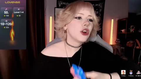 Snapshot of _gummybears_ chatting on February 3, 6:22 am Tori online show from February 3, 6:22 am