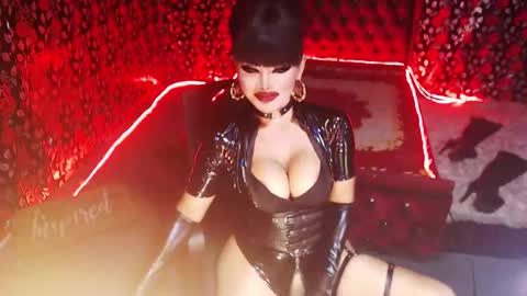 Snapshot of _hailyourqueenx chatting on December 26, 4:58 pm GoDDess  Chloe online show from December 26, 4:58 pm