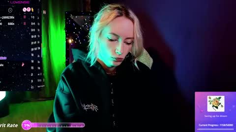 Snapshot of _helencarter chatting on May 24, 8:36 pm Helen Carter 3 Next stream 2330 MSC online show from May 24, 8:36 pm