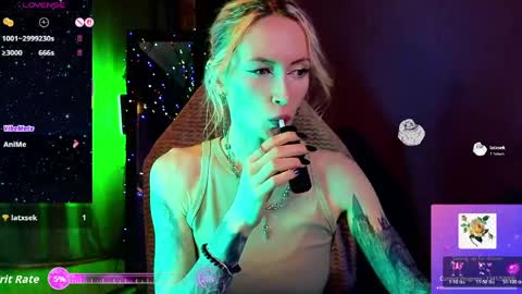 Snapshot of _helencarter chatting on May 25, 8:26 pm Helen Carter 3 Next stream 2330 MSC online show from May 25, 8:26 pm