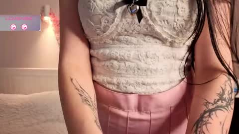 Snapshot of _helenmiller_ chatting on June 1, 10:39 am Lana online show from June 1, 10:39 am