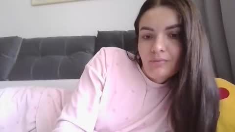Snapshot of _hidden_frommymoom_ chatting on May 5, 7:27 am Criss4u online show from May 5, 7:27 am