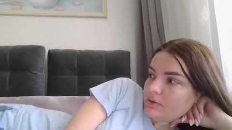 Snapshot of _hidden_frommymoom_ chatting on May 14, 7:37 am Criss4u online show from May 14, 7:37 am
