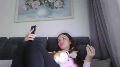 Snapshot of _hidden_frommymoom_ chatting on May 31, 3:41 pm Criss4u online show from May 31, 3:41 pm