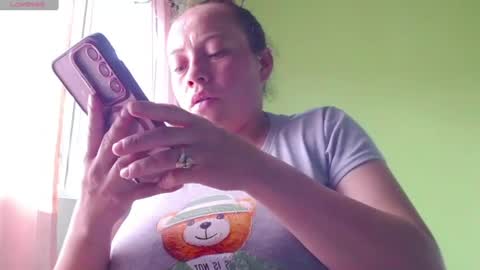 Snapshot of _honey1_ chatting on June 11, 9:13 pm Honey online show from June 11, 9:13 pm