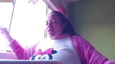 Snapshot of _honey1_ chatting on June 17, 12:40 pm Honey online show from June 17, 12:40 pm