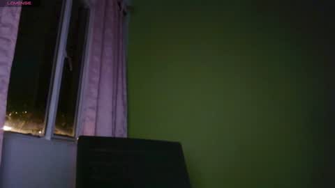 Snapshot of _honey1_ chatting on June 18, 1:17 am Honey online show from June 18, 1:17 am