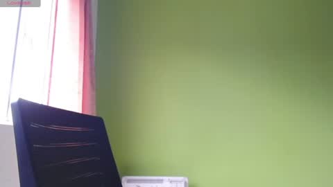 Snapshot of _honey1_ chatting on June 18, 6:12 pm Honey online show from June 18, 6:12 pm