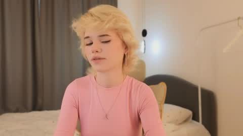 Alisha online show from May 31, 12:23 pm