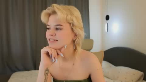 Alisha online show from June 14, 1:24 pm
