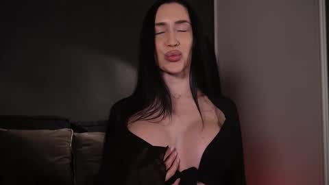 Mary online show from March 15, 3:40 pm