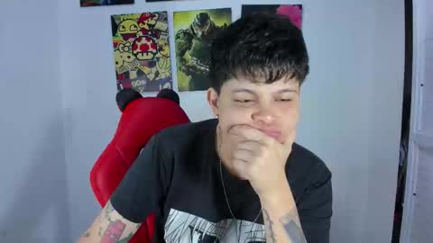 Snapshot of _ian_sweet chatting on December 17, 7:20 pm ian online show from December 17, 7:20 pm