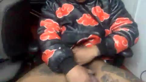 Snapshot of _infamous_ chatting on December 7, 12:19 am Tatted34 aka PimpDaddy SlickDick online show from December 7, 12:19 am