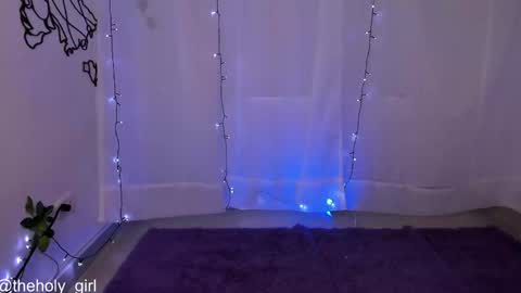 Call Me Isa online show from February 5, 4:14 pm