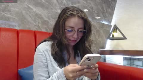 Isa online show from March 4, 5:45 pm