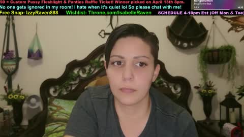 Snapshot of _isabelleraven chatting on April 6, 12:52 am IsabelleRaven online show from April 6, 12:52 am