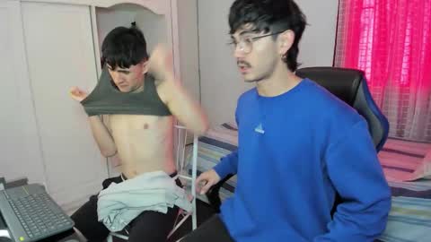 Snapshot of _jamesboy chatting on November 1, 9:50 pm James online show from November 1, 9:50 pm