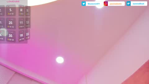 Snapshot of _jasmine_blush chatting on June 6, 10:53 am Jasmine online show from June 6, 10:53 am