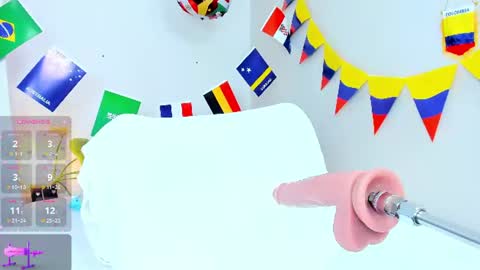 _jasminnee_ online show from June 10, 1:43 pm
