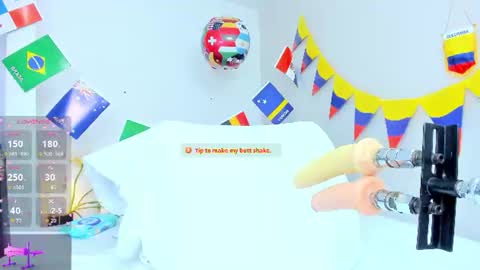 _jasminnee_ online show from June 16, 1:36 pm