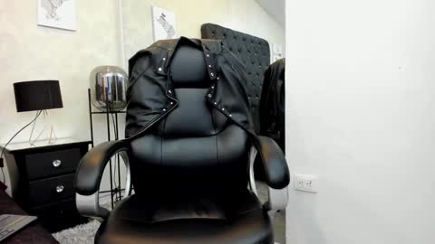 Snapshot of _johnson_alana chatting on May 21, 12:12 pm _johnson_alana online show from May 21, 12:12 pm
